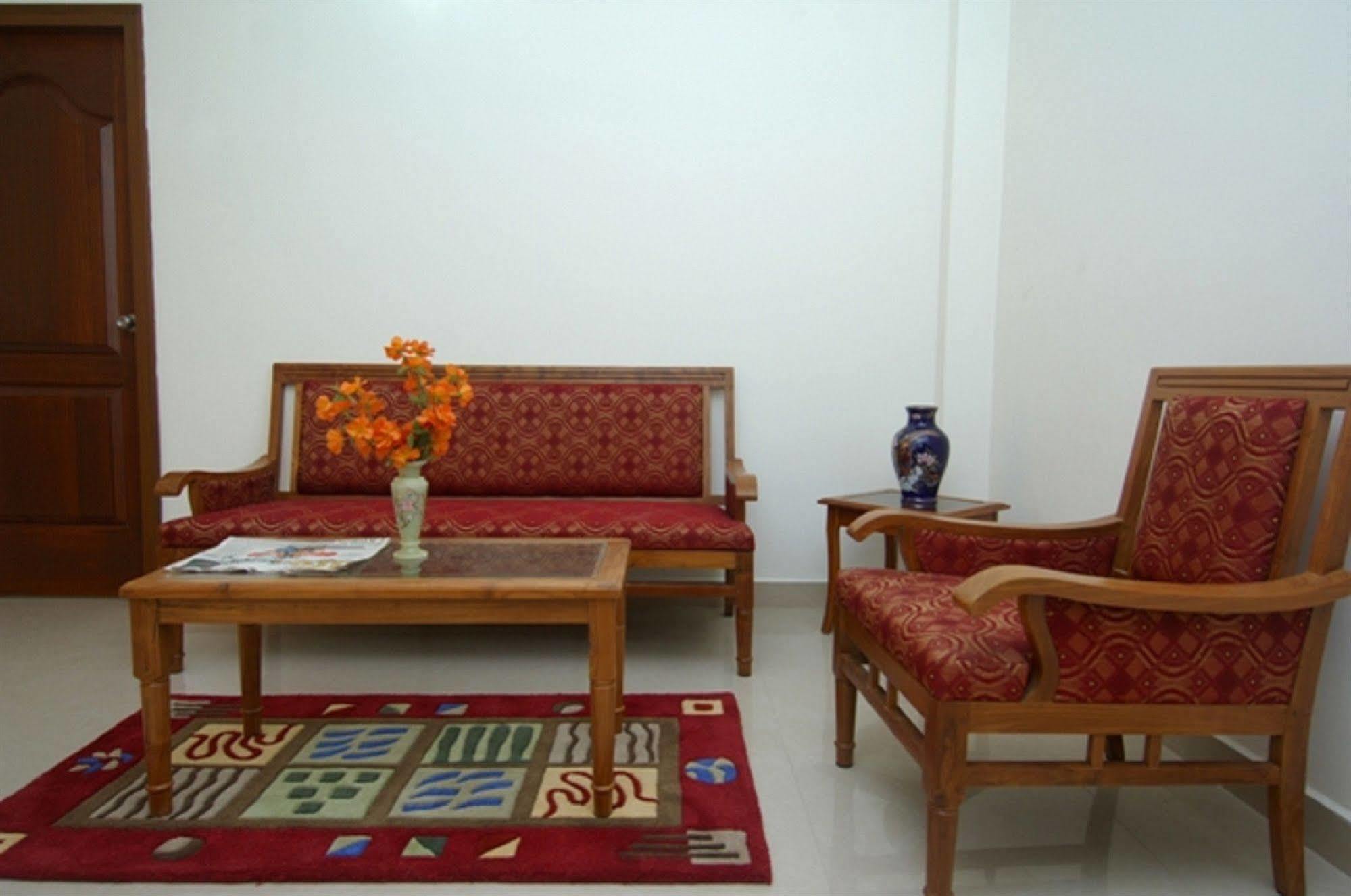 Oyo 6110 Thalassa Suites Bangalore Dış mekan fotoğraf
